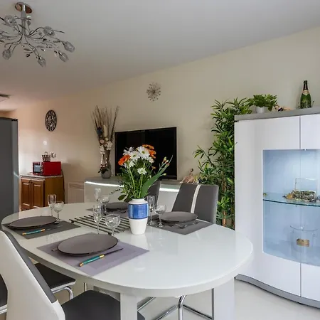 Swan - Avec Balcon Proche Appartamento