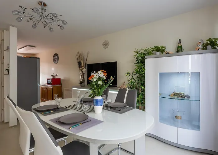 Swan - Avec Balcon Proche Apartamento